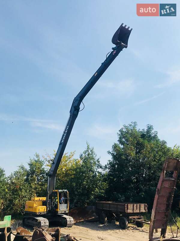 Гусеничний екскаватор Volvo EC 210B LC 2002 в Києві