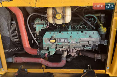 Гусеничный экскаватор Volvo EC 210CL 2010 в 