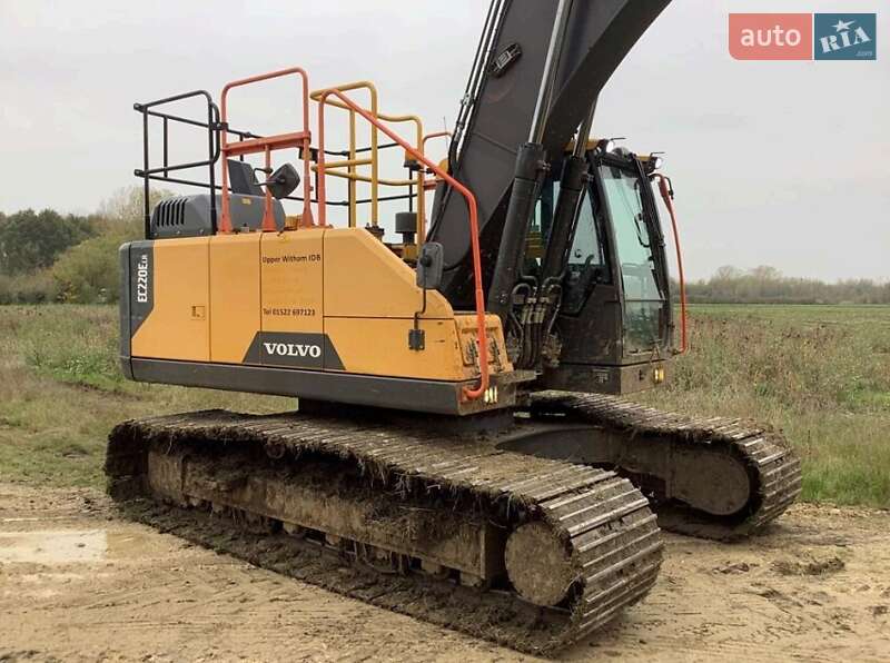 Гусеничный экскаватор Volvo EC 220D 2016 в Киеве фото 4 Гусеничный экскаватор Volvo EC 220D 2016 в Киеве