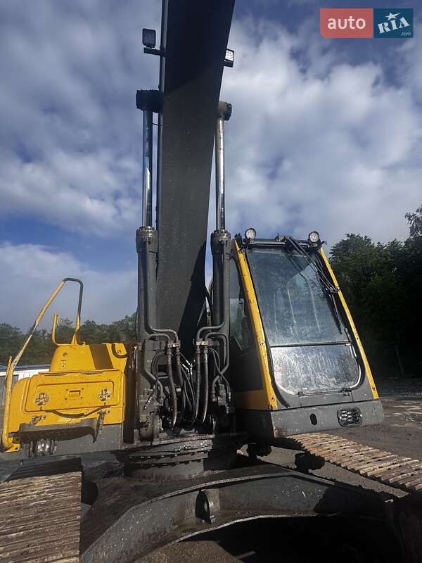 Гусеничный экскаватор Volvo EC 240 BNLC 2007 в Ивано-Франковске