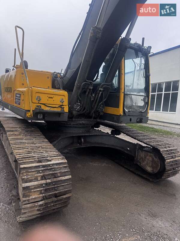 Гусеничный экскаватор Volvo EC 240 BNLC 2007 в Ивано-Франковске