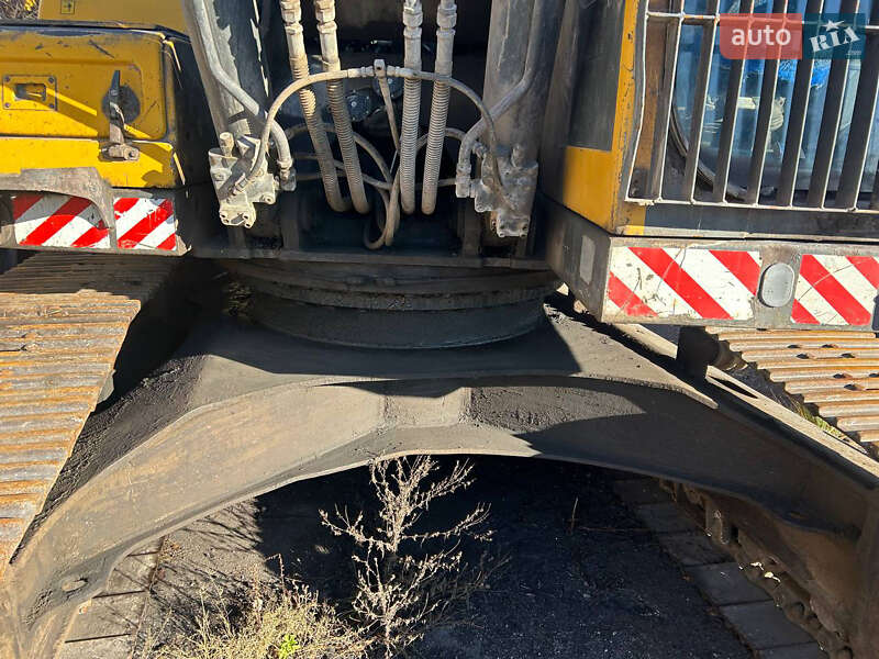 Гусеничный экскаватор Volvo EC 240 BNLC 2004 в Каменском