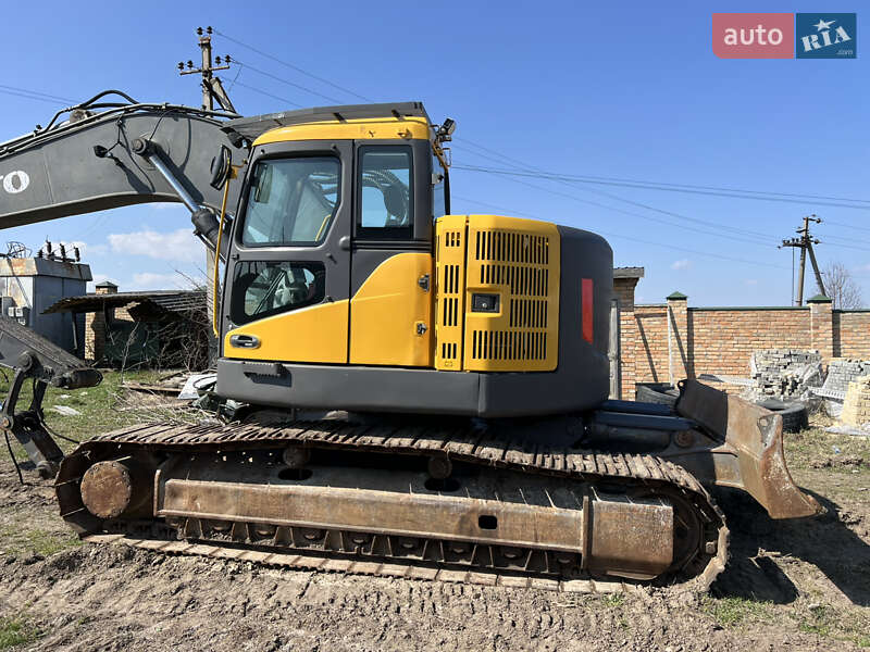 Гусеничний екскаватор Volvo EC 240CL 2008 в Луцьку