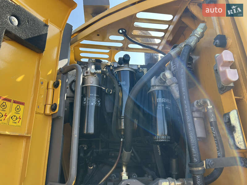 Гусеничний екскаватор Volvo EC 240CL 2008 в Луцьку