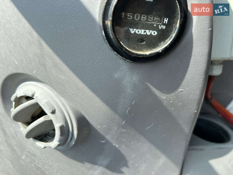 Гусеничний екскаватор Volvo EC 240CL 2008 в Луцьку