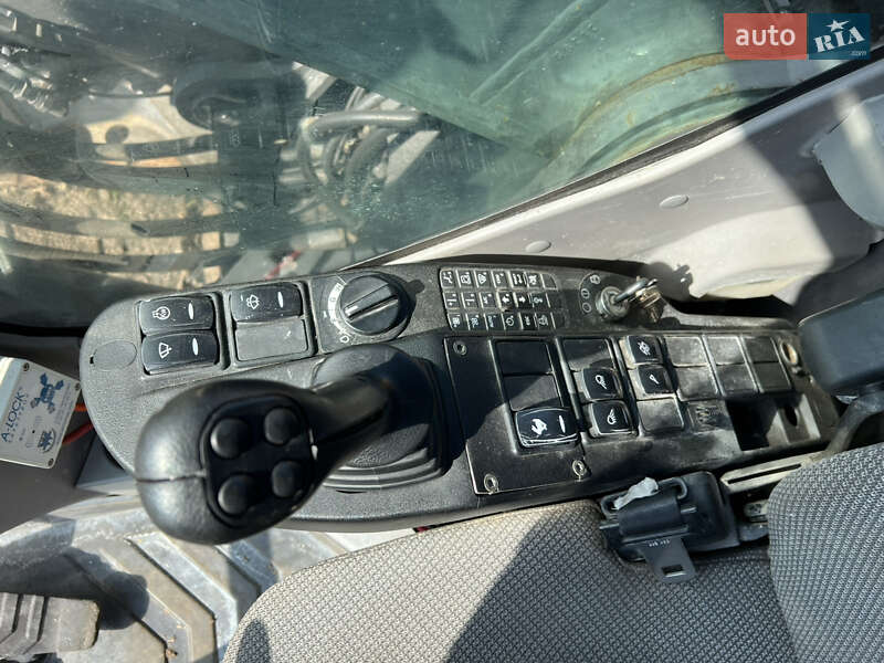 Гусеничний екскаватор Volvo EC 240CL 2008 в Луцьку