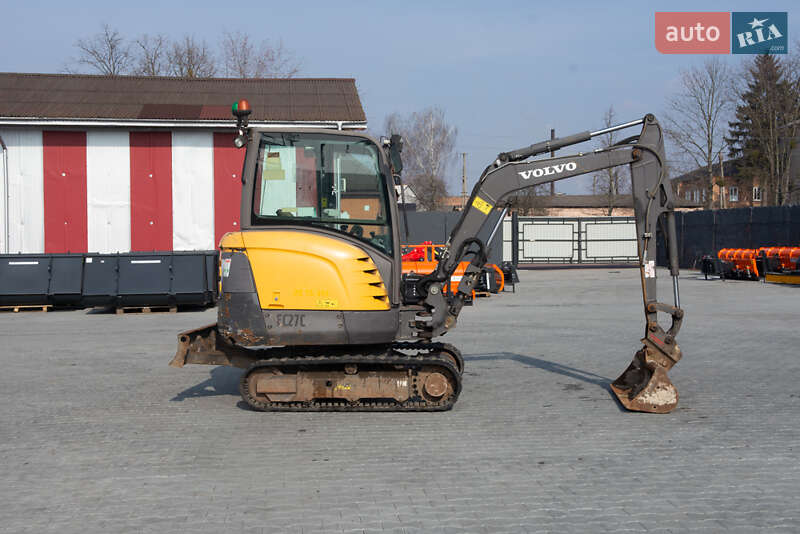 Миниэкскаватор Volvo EC 27C 2015 в Житомире фото 2 Миниэкскаватор Volvo EC 27C 2015 в Житомире