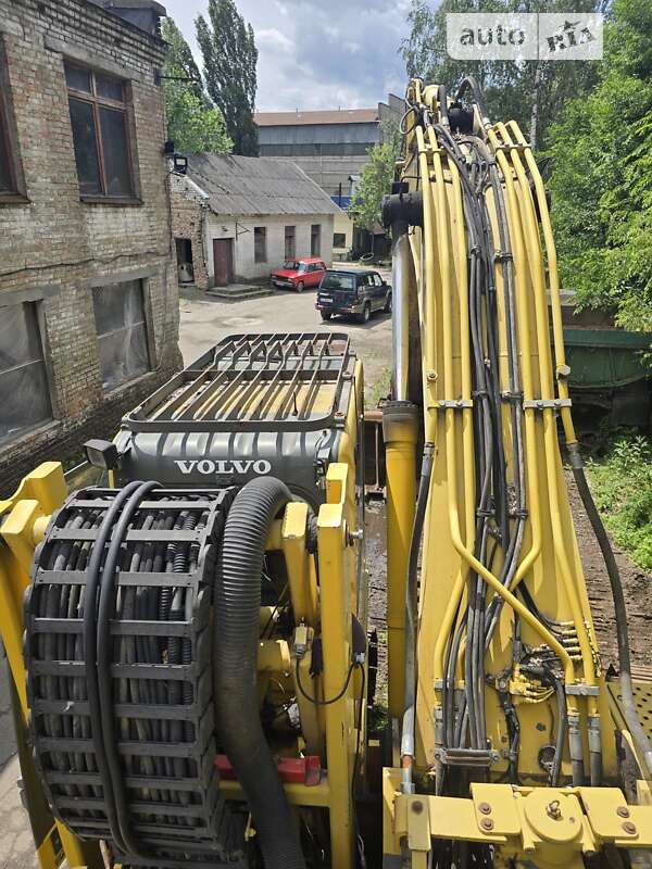Гусеничний екскаватор Volvo EC 290B LC 2005 в Києві
