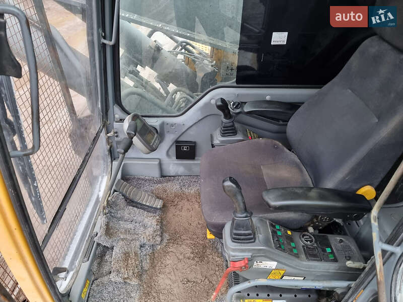 Гусеничный экскаватор Volvo EC 750D 2007 в Львове