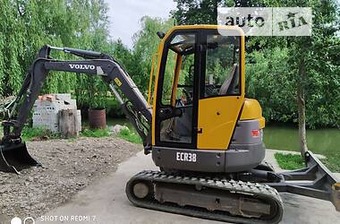 Міні-екскаватор Volvo ECR 38 2011 в Дрогобичі