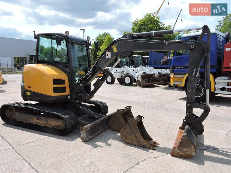 Миниэкскаватор Volvo ECR 50D 2016 в 
