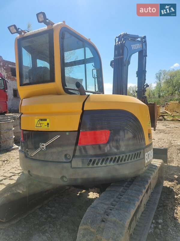 Гусеничний екскаватор Volvo ECR 58D 2010 в Чернівцях
