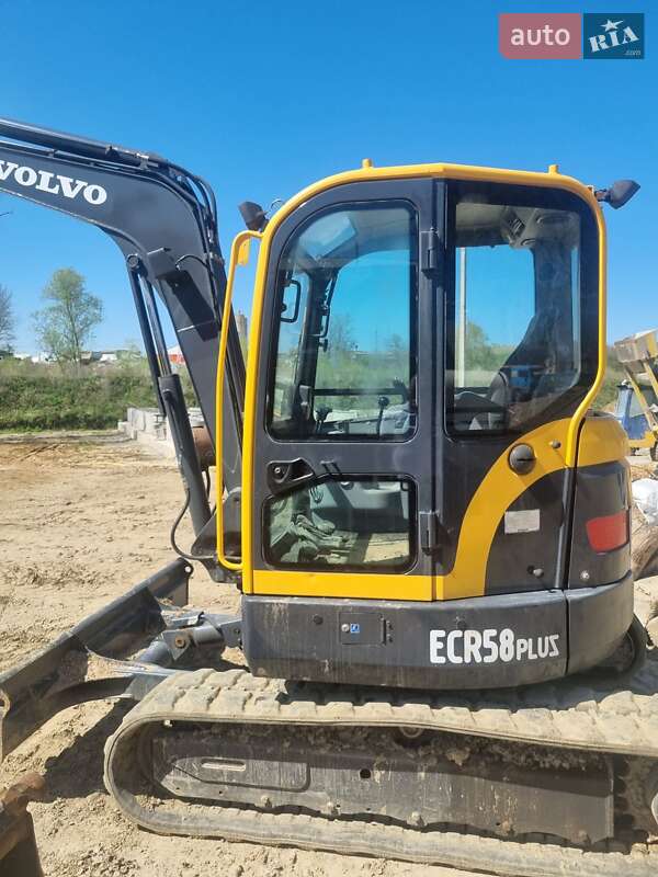 Гусеничний екскаватор Volvo ECR 58D 2010 в Чернівцях