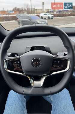 Внедорожник / Кроссовер Volvo EX30 2023 в 