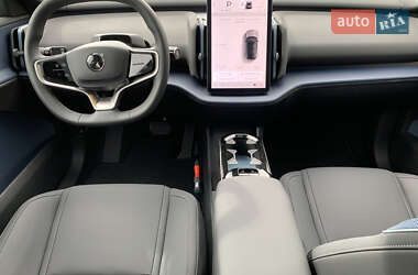 Позашляховик / Кросовер Volvo EX30 2024 в 
