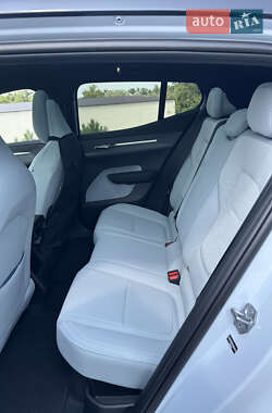 Внедорожник / Кроссовер Volvo EX30 2024 в 