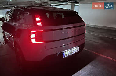 Внедорожник / Кроссовер Volvo EX30 2024 в 