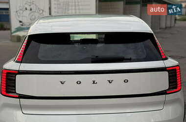 Внедорожник / Кроссовер Volvo EX30 2024 в 
