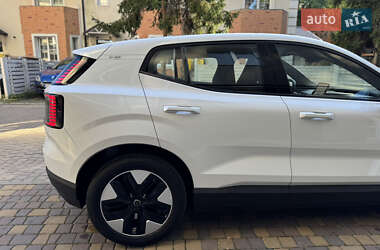 Внедорожник / Кроссовер Volvo EX30 2024 в 
