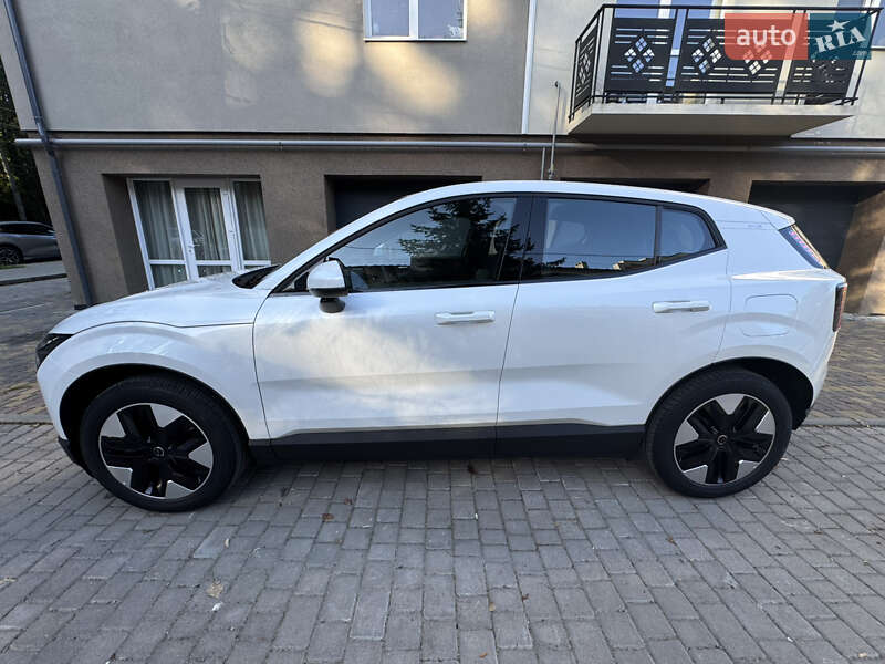 Внедорожник / Кроссовер Volvo EX30 2024 в Ивано-Франковске