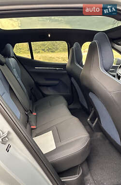 Внедорожник / Кроссовер Volvo EX30 2025 в 