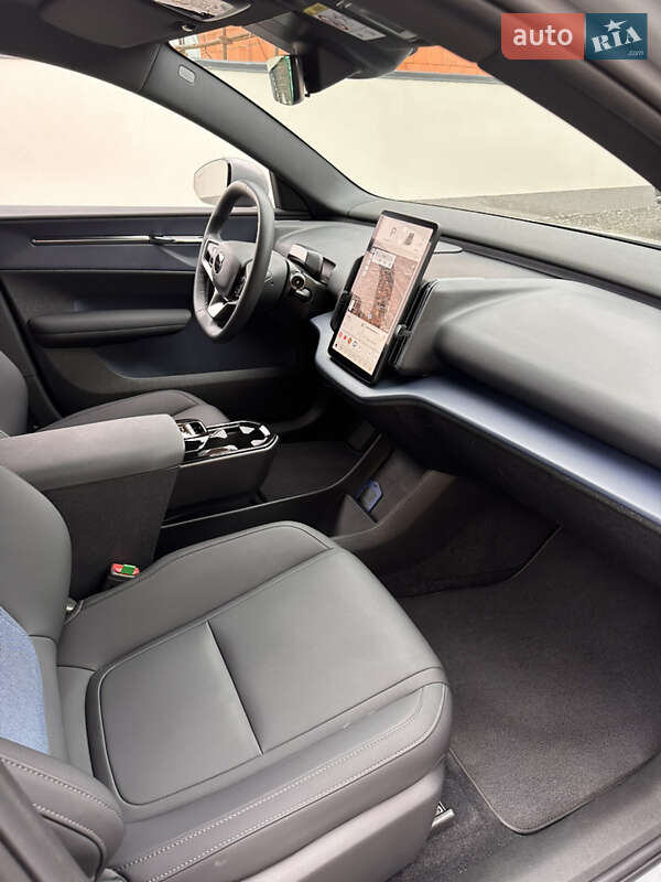 Позашляховик / Кросовер Volvo EX30 2024 в Ужгороді