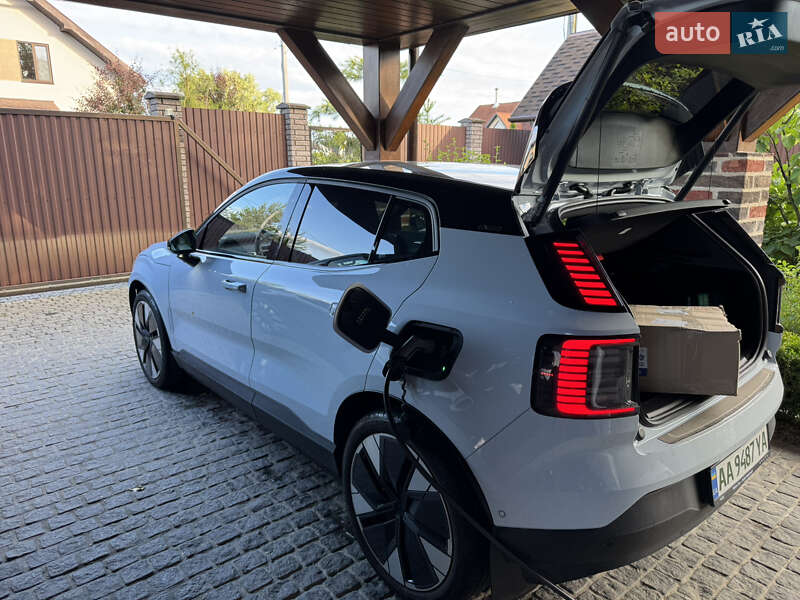 Внедорожник / Кроссовер Volvo EX30 2023 в Киеве