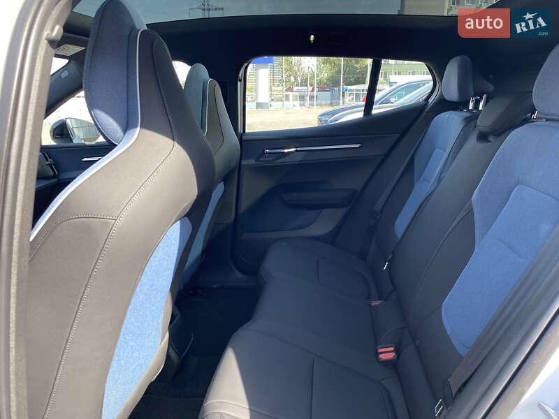 Позашляховик / Кросовер Volvo EX30 2024 в Дніпрі