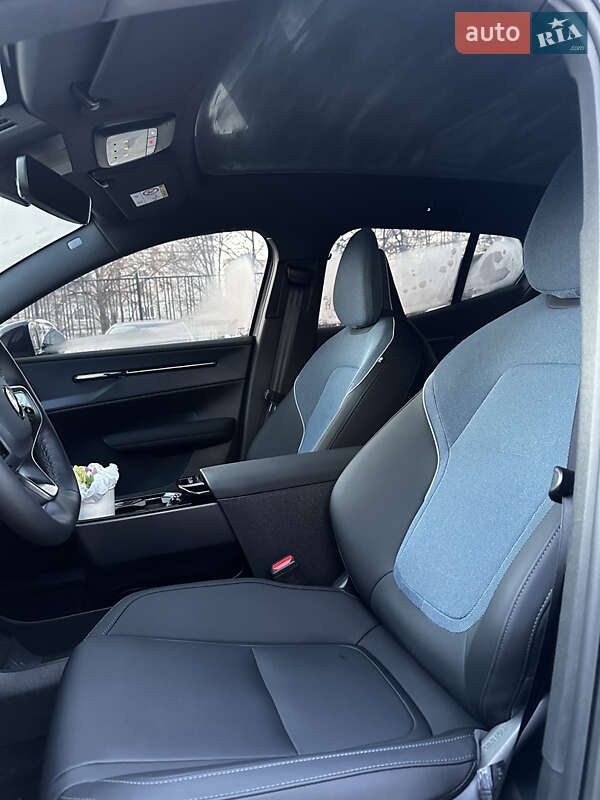 Внедорожник / Кроссовер Volvo EX30 2024 в Харькове