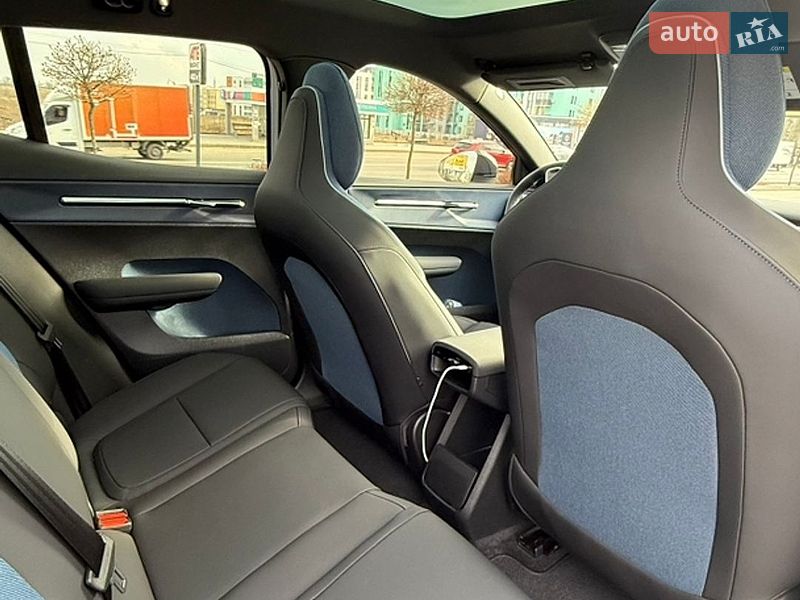 Внедорожник / Кроссовер Volvo EX30 2023 в Киеве