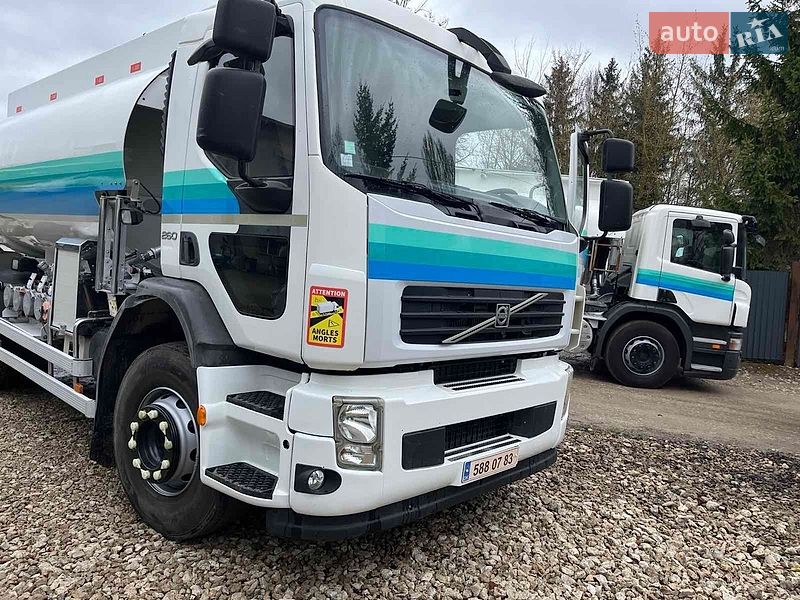 Бензовоз Volvo FE 2013 в Тернополі