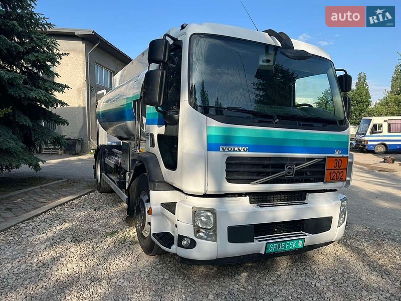 Бензовоз Volvo FE 2013 в Тернополе