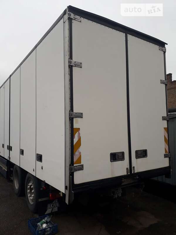 Вантажний фургон Volvo FH 12 2003 в Сумах