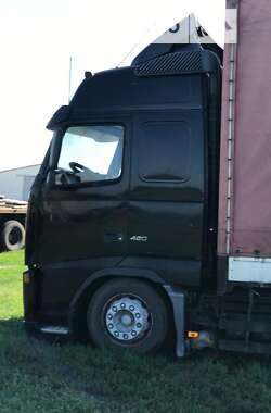 Тентований Volvo FH 12 2004 в Харкові