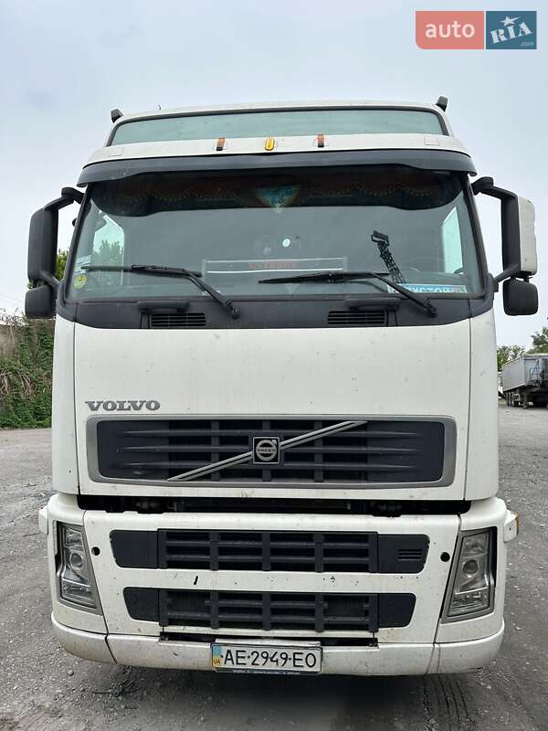 Зерновоз Volvo FH 12 2005 в 