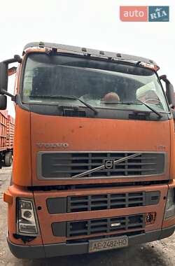 Зерновоз Volvo FH 12 2006 в Днепре