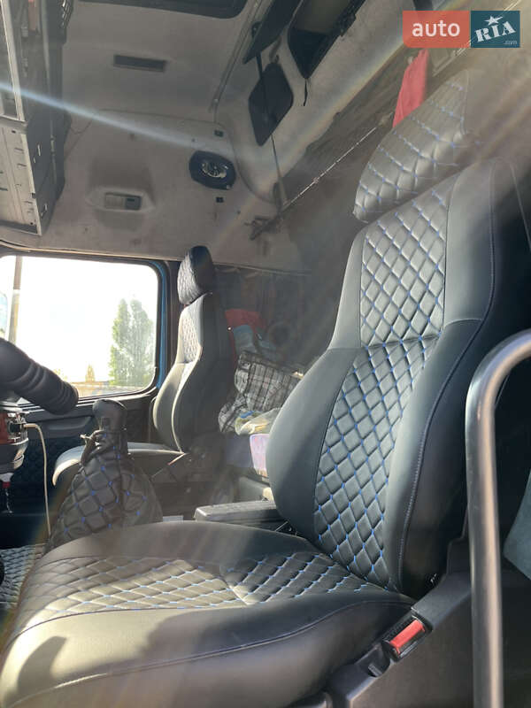 Грузовой фургон Volvo FH 12 2000 в Черноморске