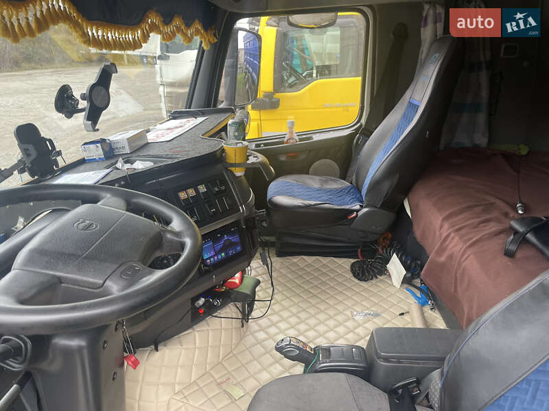 Грузовой фургон Volvo FH 12 2006 в Харькове