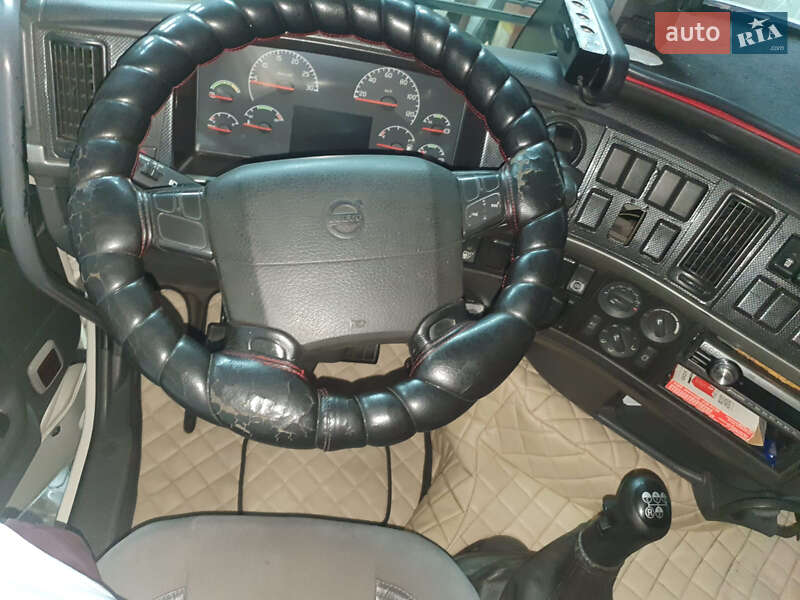 Тягач Volvo FH 12 2003 в Вознесенську