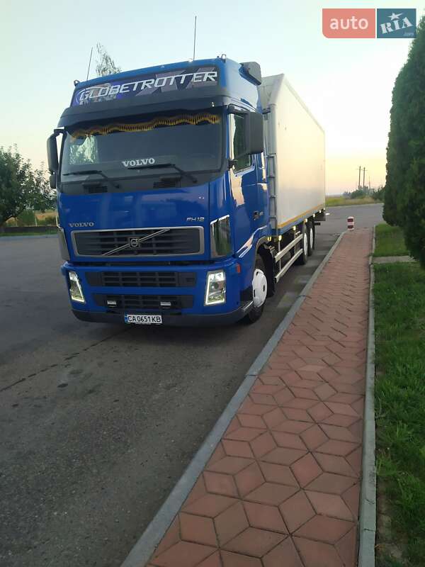 Вантажний фургон Volvo FH 12 2005 в Херсоні