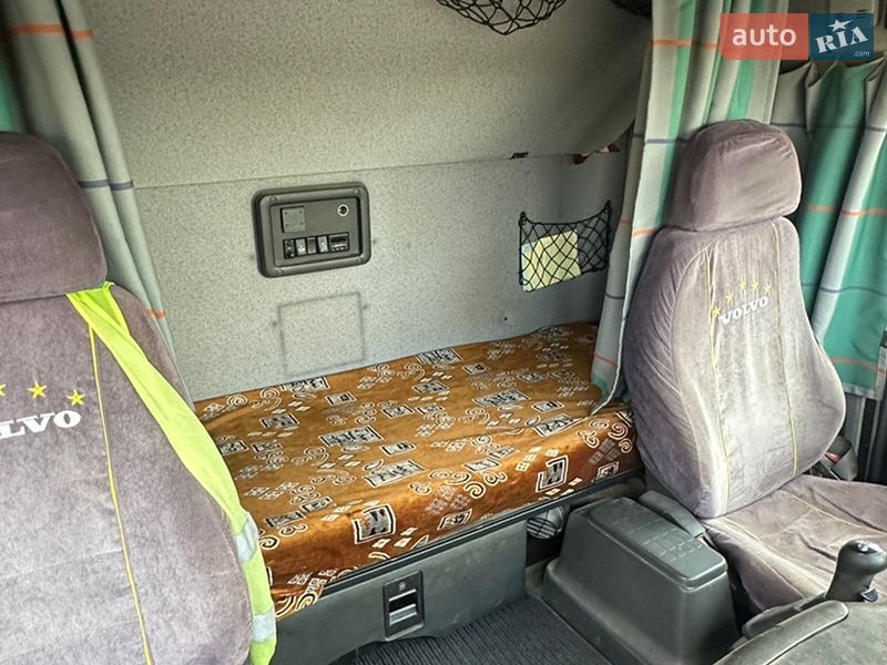 Самосвал Volvo FH 12 2001 в Сарате