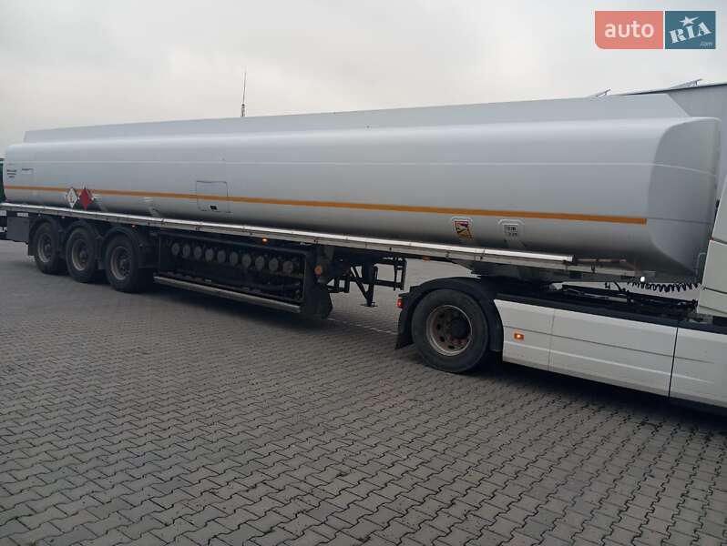 Бензовоз Volvo FH 13 2014 в Черновцах фото 17 Бензовоз Volvo FH 13 2014 в Черновцах