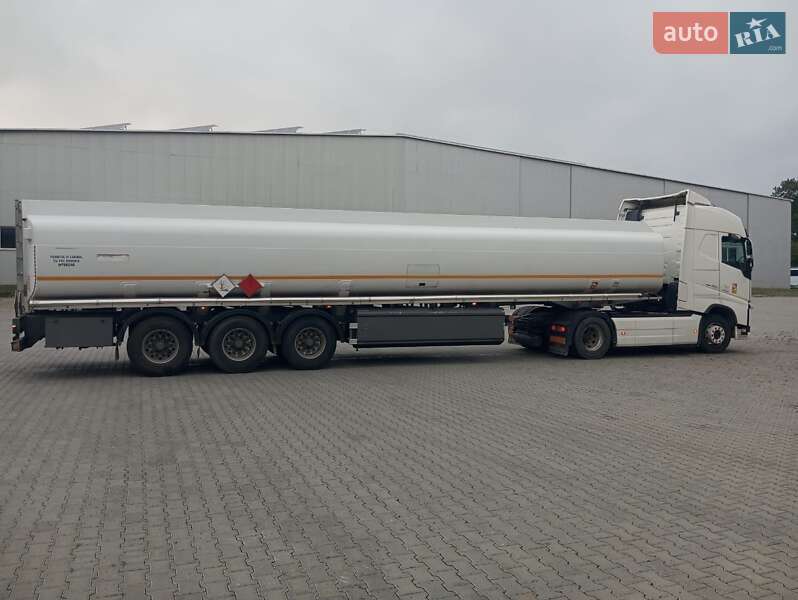 Бензовоз Volvo FH 13 2014 в Черновцах фото 25 Бензовоз Volvo FH 13 2014 в Черновцах