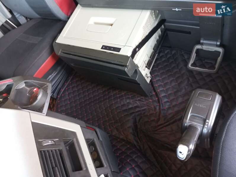 Бензовоз Volvo FH 13 2014 в Черновцах фото 15 Бензовоз Volvo FH 13 2014 в Черновцах