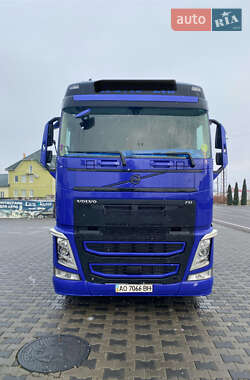 Тягач Volvo FH 13 2015 в Іршаві