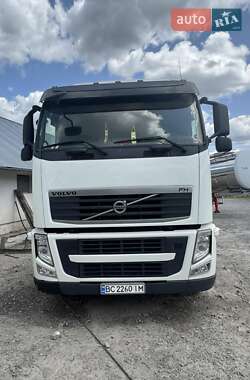 Цистерна Volvo FH 13 2010 в Львові