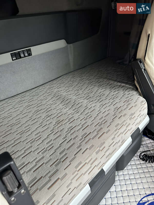 Контейнеровоз Volvo FH 13 2009 в Черноморске фото 8 Контейнеровоз Volvo FH 13 2009 в Черноморске