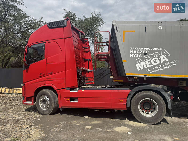Зерновоз Volvo FH 13 2013 в Межгорье