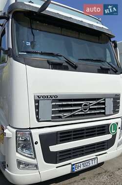 Контейнеровоз Volvo FH 13 2013 в 