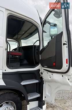 Тягач Volvo FH 13 2015 в  фото 20 Тягач Volvo FH 13 2015 в
